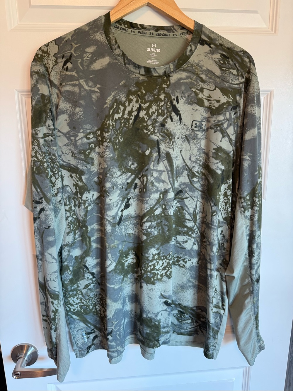 Under Armour Men's Green and Gray Camo Long-Sleeve Performance Tee